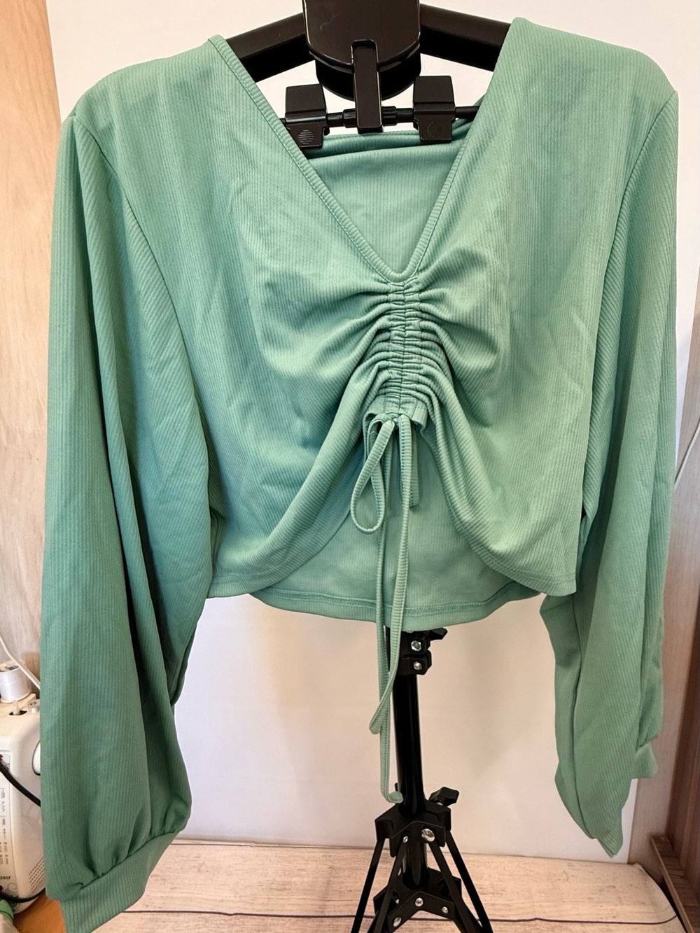 SHEIN Mint Green Ruched V-Neck Long Sleeve Crop Top 4X